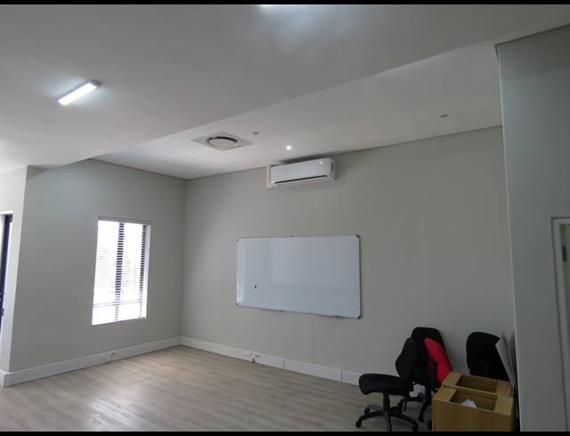 81M² OFFICE TO LET IN PAARDEVLEI